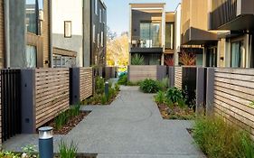 Latimer Square 1 Bed 1 Bath - Single Level